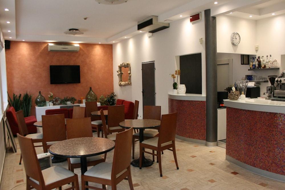 Hotel Ardesia Римини Экстерьер фото