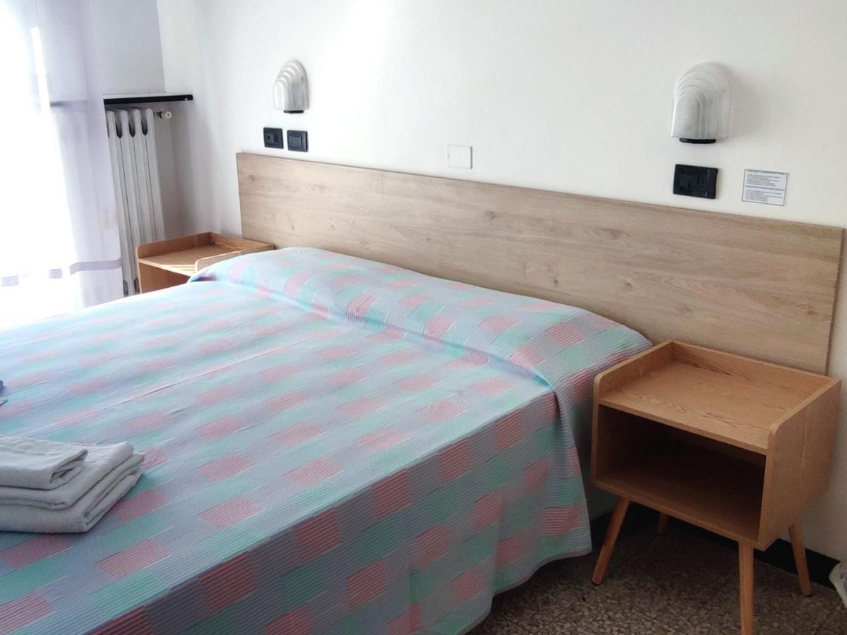 Hotel Ardesia Римини Экстерьер фото