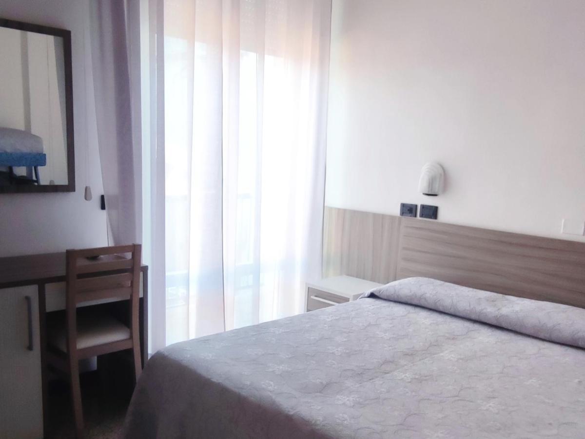 Hotel Ardesia Римини Экстерьер фото