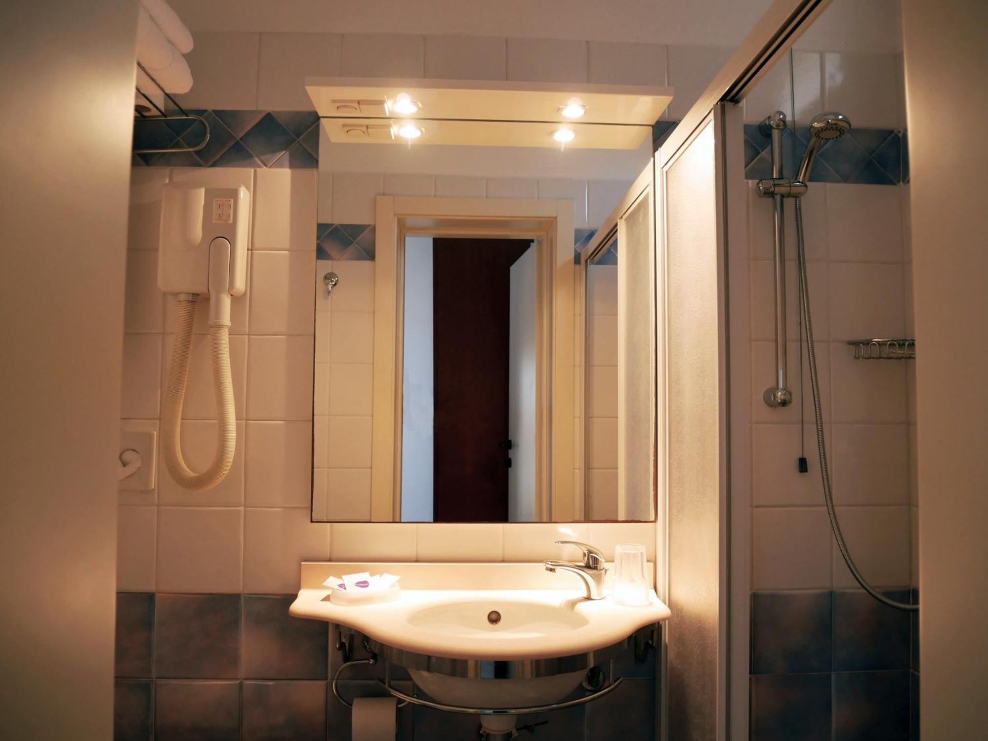 Hotel Ardesia Римини Экстерьер фото